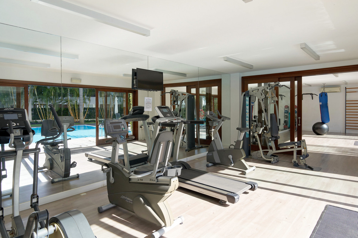 1 Bed Apartment for sale in Estepona Costa Del Sol, Málaga, Spain