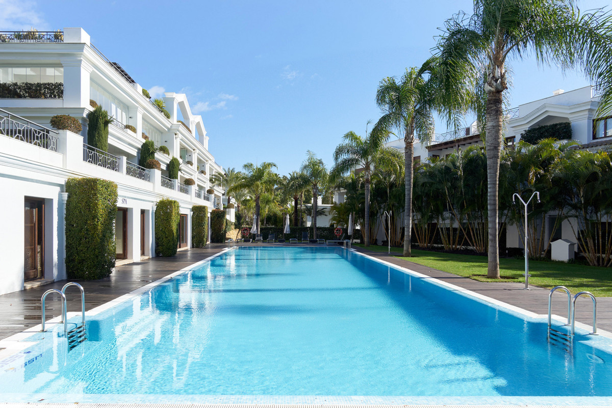 1 Bed Apartment for sale in Estepona Costa Del Sol, Málaga, Spain