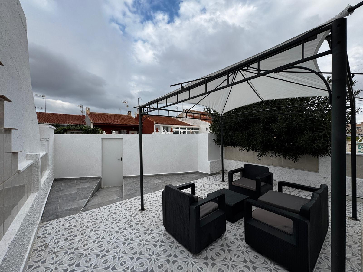 Se vende Bungalow de 2 dormitorios en Costa Blanca, Alicante, España