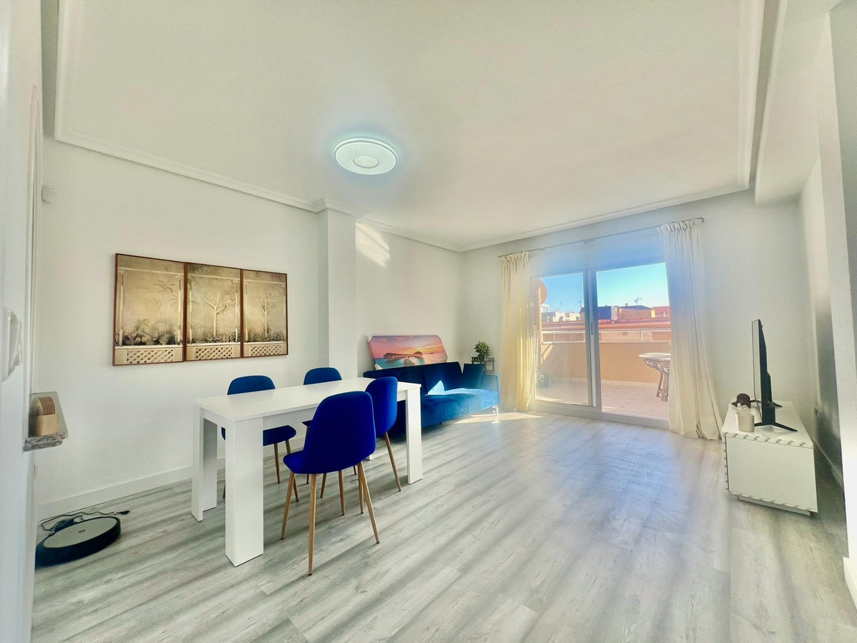 Se vende Apartamento Planta Media de 2 dormitorios en Costa Blanca, Alicante, España