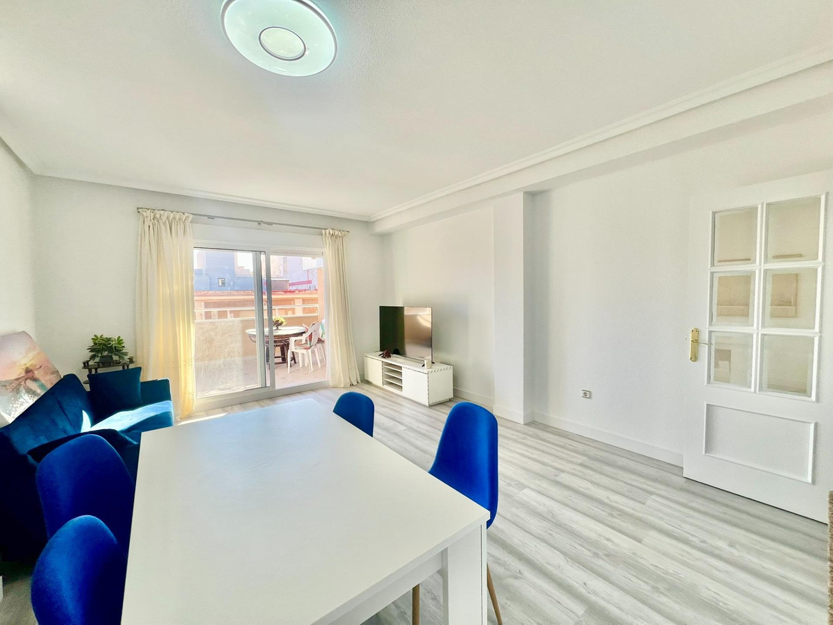 Se vende Apartamento Planta Media de 2 dormitorios en Costa Blanca, Alicante, España
