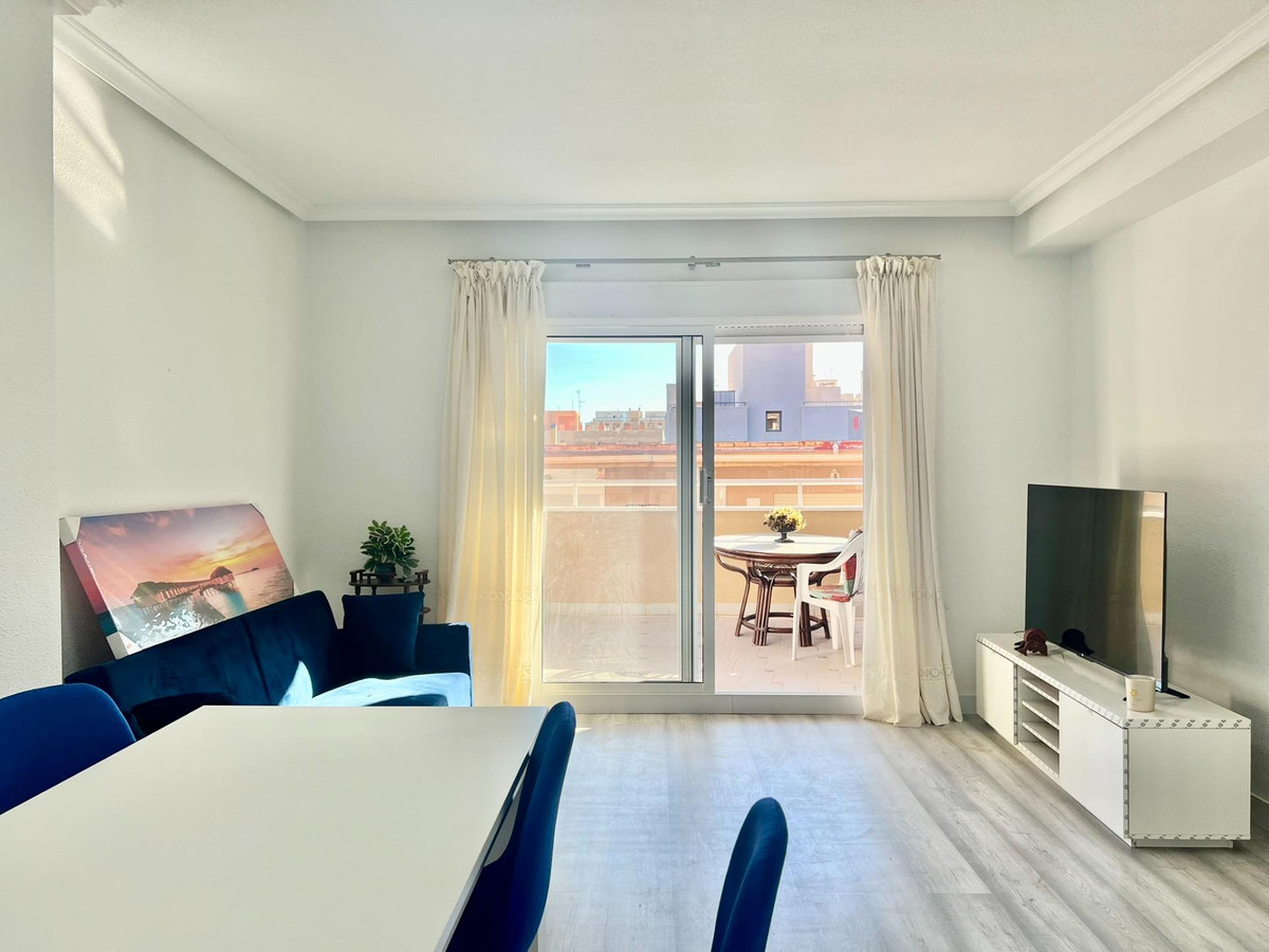 Se vende Apartamento Planta Media de 2 dormitorios en Costa Blanca, Alicante, España