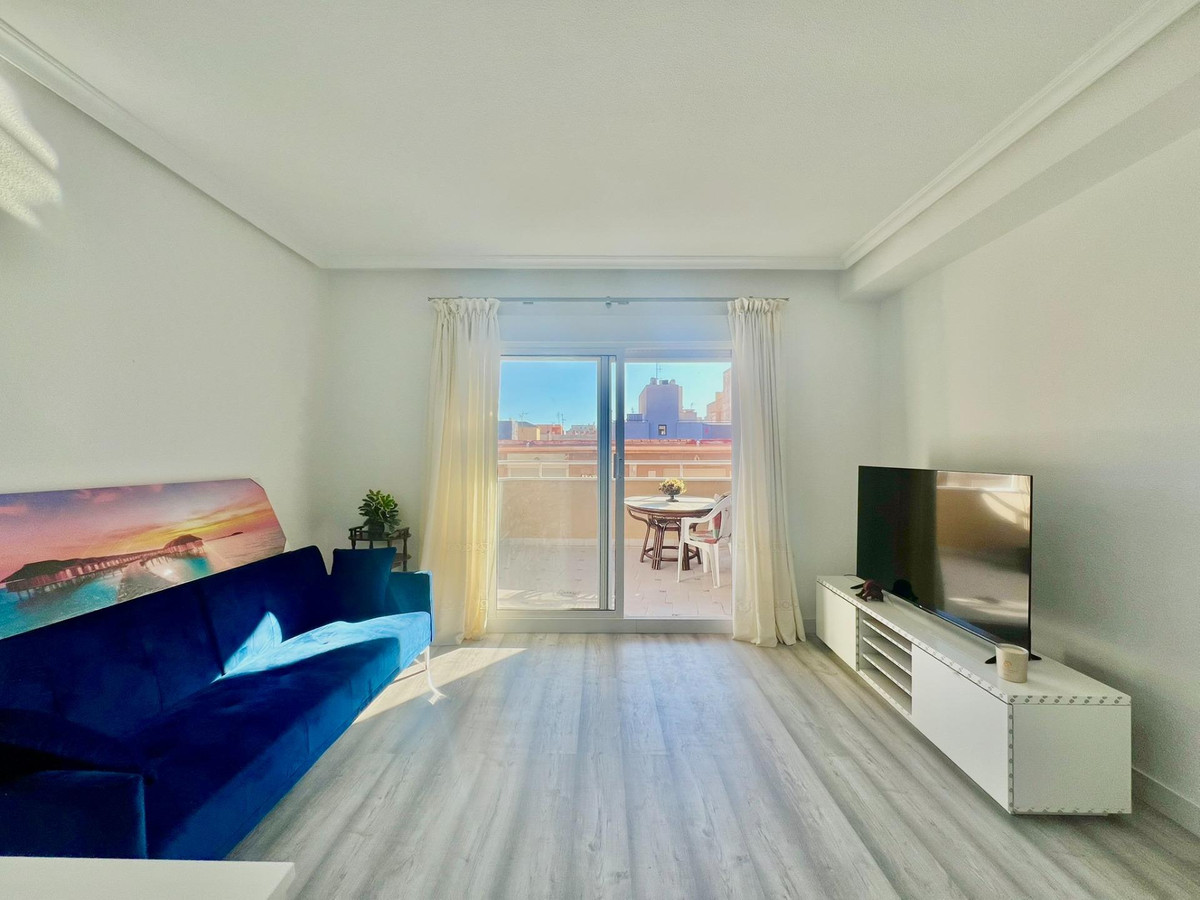 Se vende Apartamento Planta Media de 2 dormitorios en Costa Blanca, Alicante, España