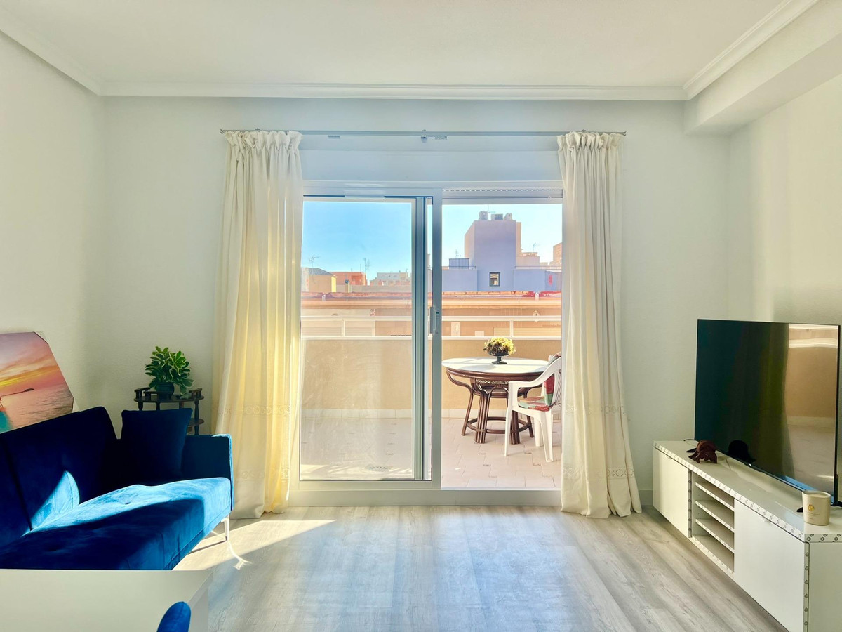 Se vende Apartamento Planta Media de 2 dormitorios en Costa Blanca, Alicante, España