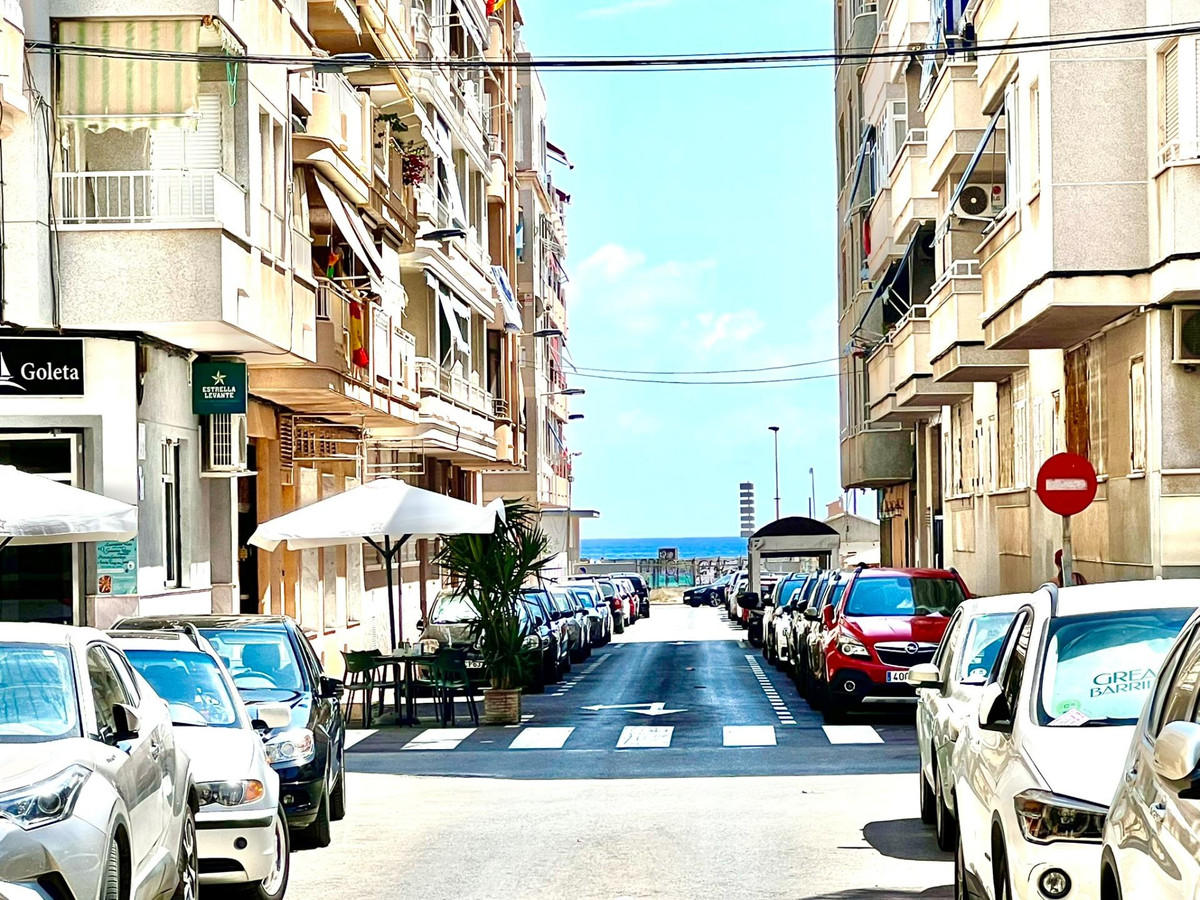 Se vende Apartamento Planta Media de 2 dormitorios en Costa Blanca, Alicante, España