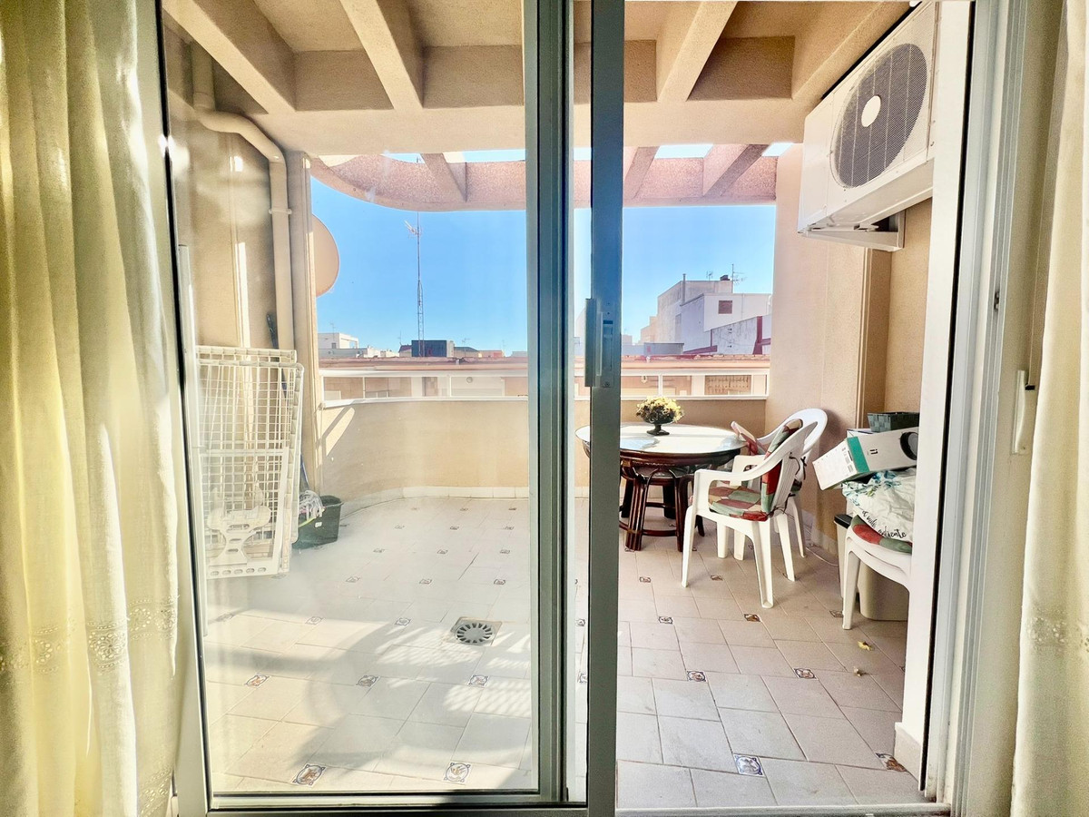 Se vende Apartamento Planta Media de 2 dormitorios en Costa Blanca, Alicante, España
