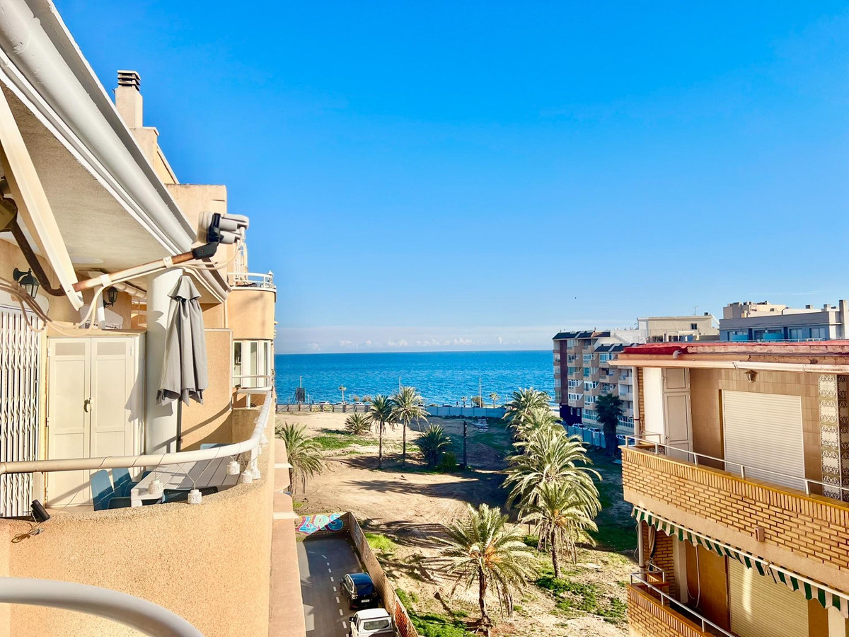 Se vende Apartamento Planta Media de 2 dormitorios en Costa Blanca, Alicante, España