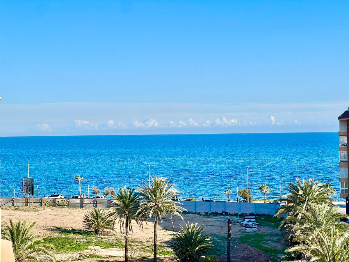 Se vende Apartamento Planta Media de 2 dormitorios en Costa Blanca, Alicante, España