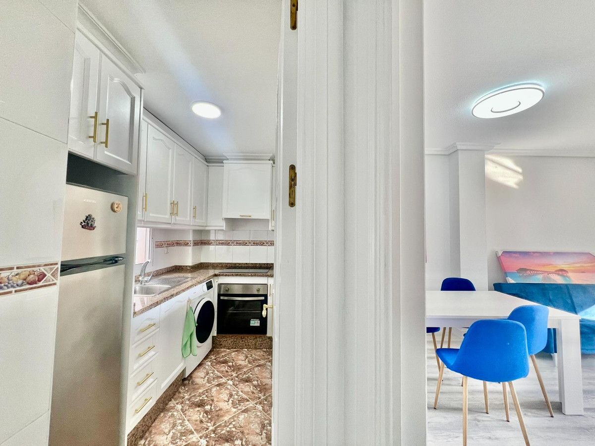 Se vende Apartamento Planta Media de 2 dormitorios en Costa Blanca, Alicante, España