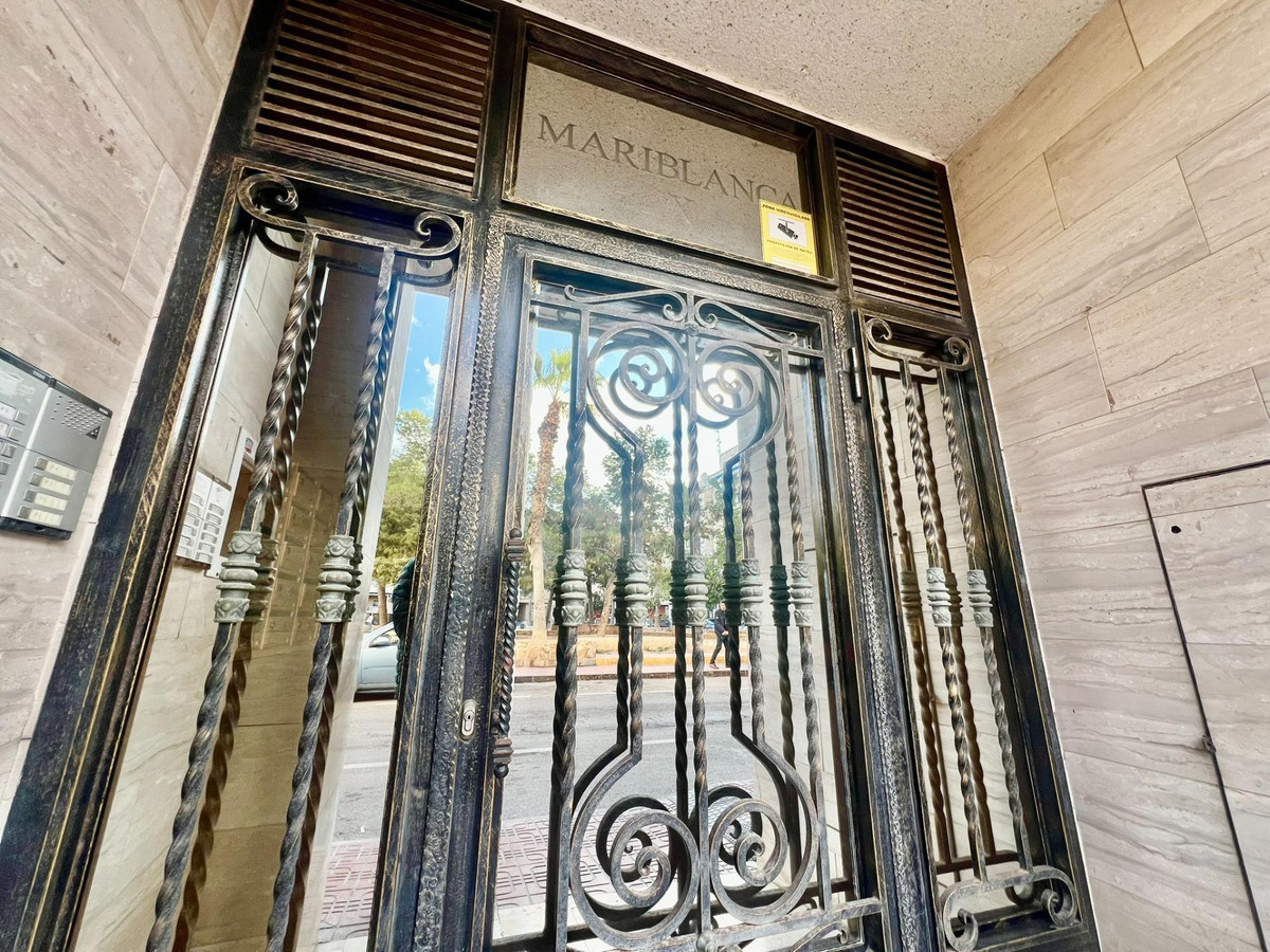 Se vende Apartamento Planta Media de 2 dormitorios en Costa Blanca, Alicante, España