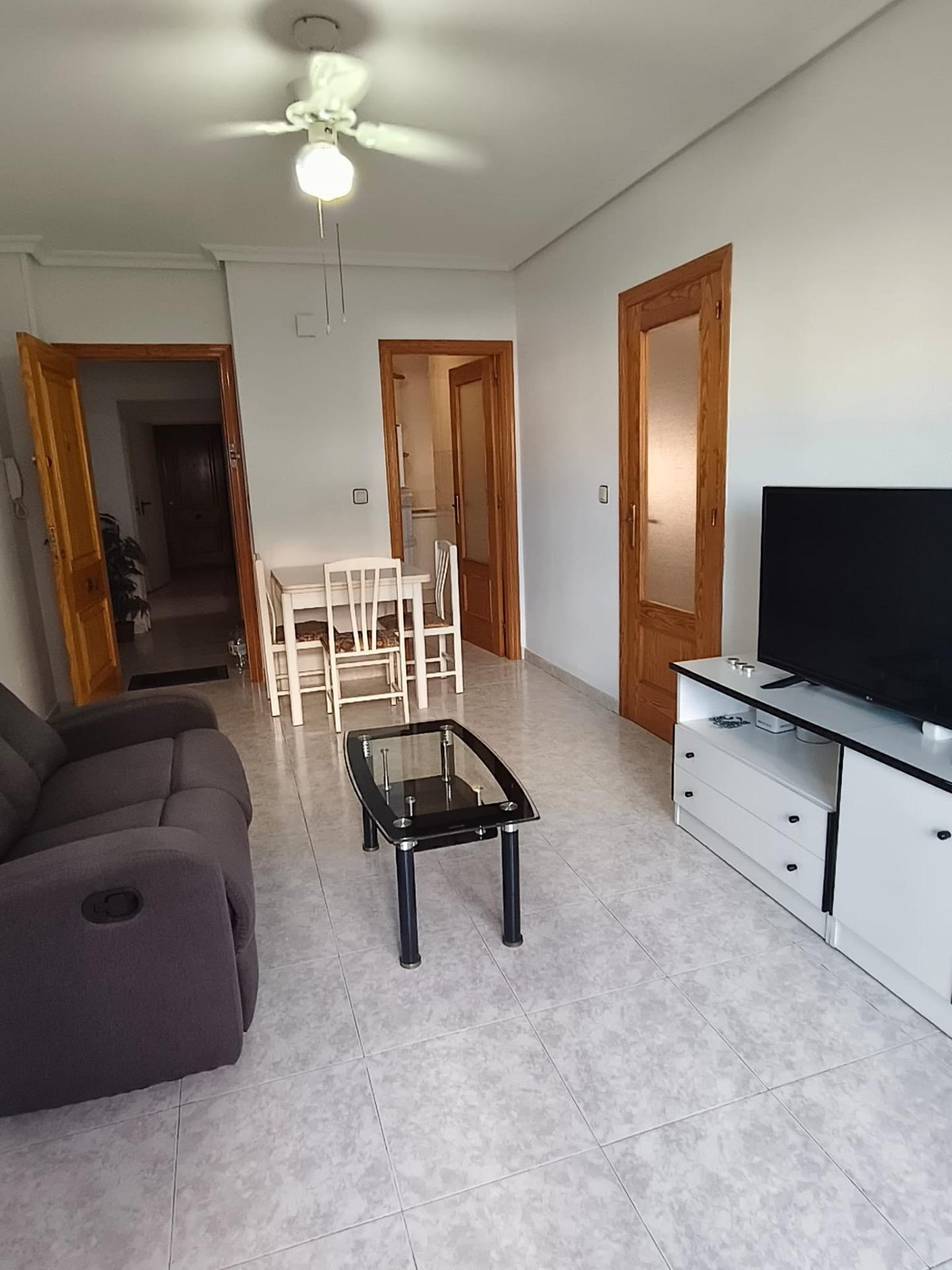 Se vende Apartamento Planta Media de 2 dormitorios en Costa Blanca, Alicante, España