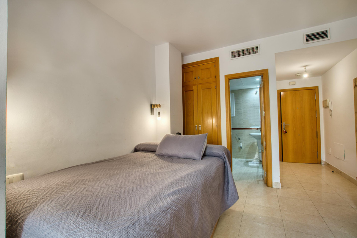 Se vende Apartamento Planta Baja de 1 dormitorios en Costa Del Sol East, Málaga, España