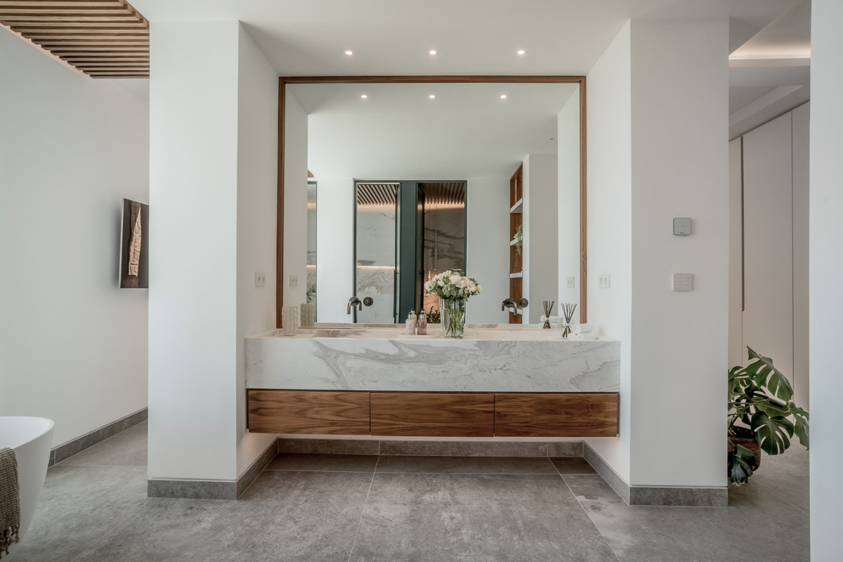 Se vende Villa - Chalet de 6 dormitorios en Costa Del Sol, Málaga, España