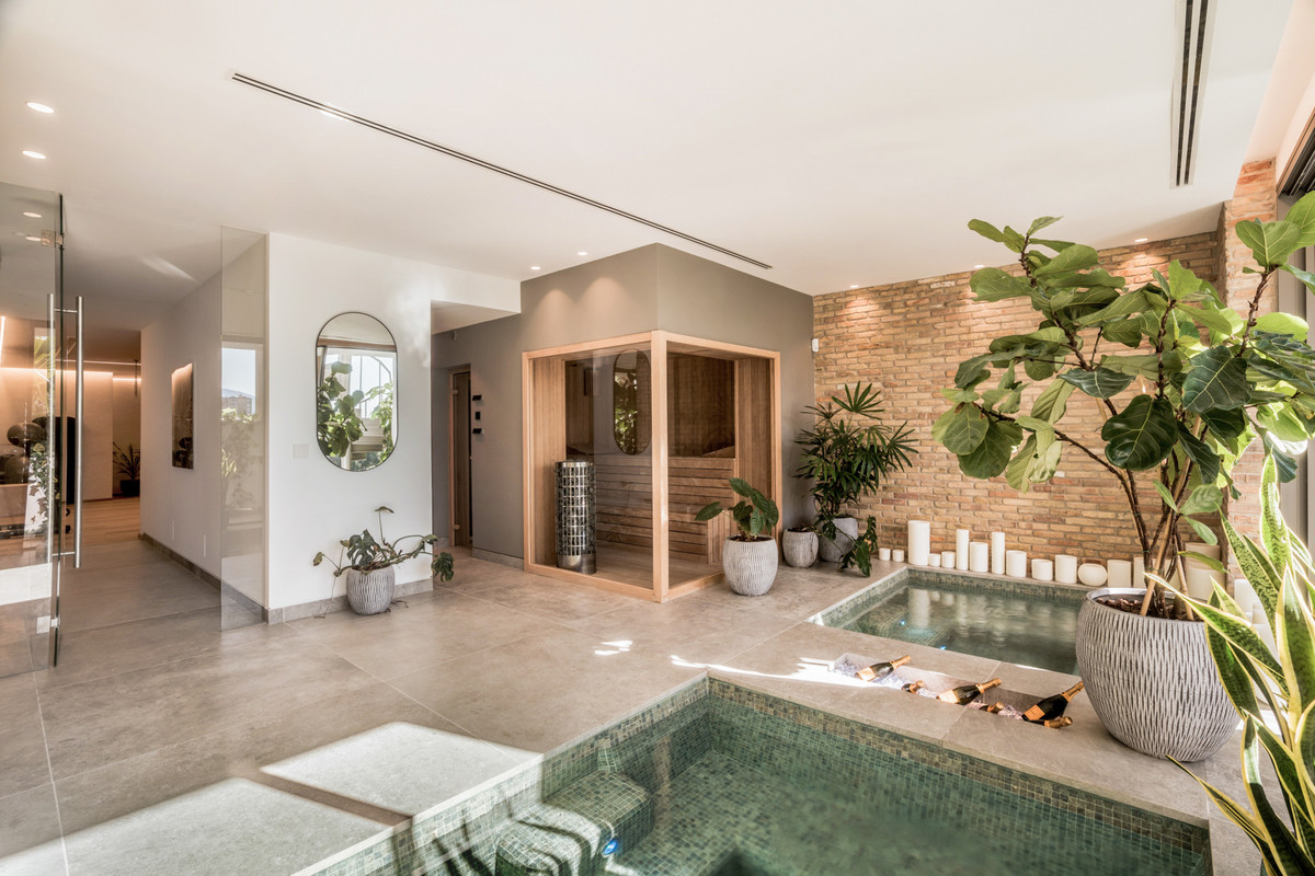 Se vende Villa - Chalet de 6 dormitorios en Costa Del Sol, Málaga, España