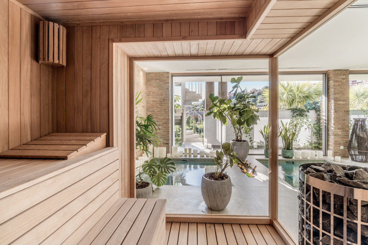 Se vende Villa - Chalet de 6 dormitorios en Costa Del Sol, Málaga, España