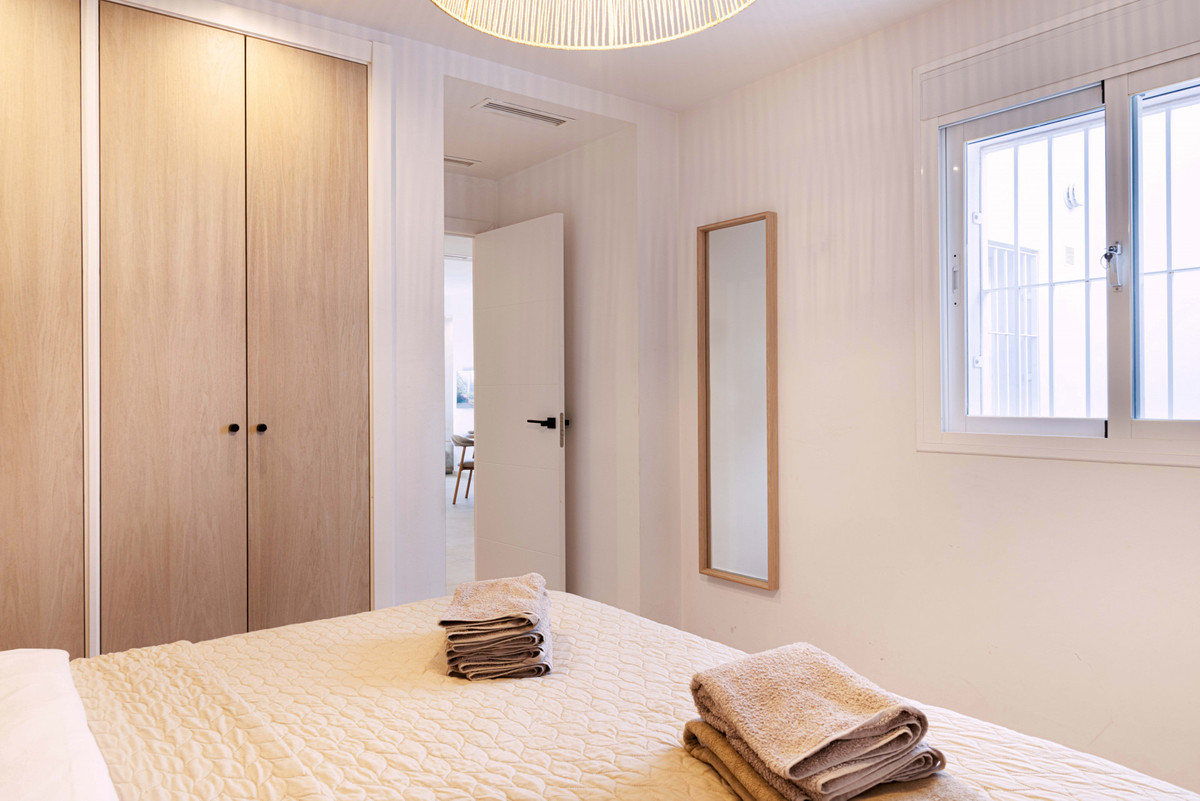 2 Bed Apartment for sale in Nueva Andalucía Costa Del Sol, Málaga, Spain