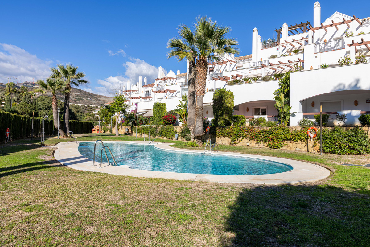 2 Bed Apartment for sale in Nueva Andalucía Costa Del Sol, Málaga, Spain