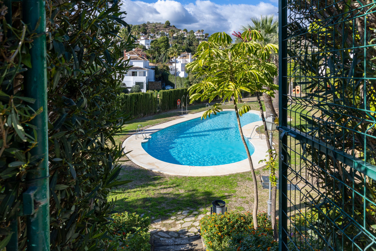 2 Bed Apartment for sale in Nueva Andalucía Costa Del Sol, Málaga, Spain