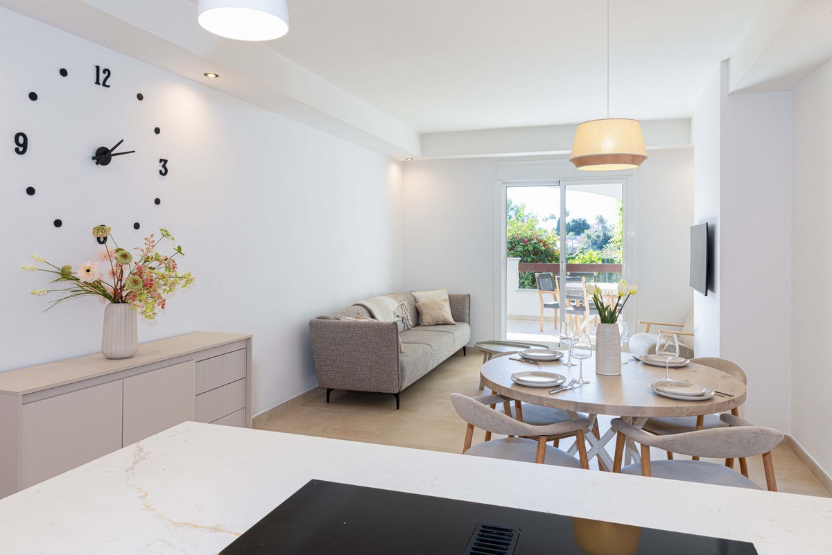 2 Bed Apartment for sale in Nueva Andalucía Costa Del Sol, Málaga, Spain
