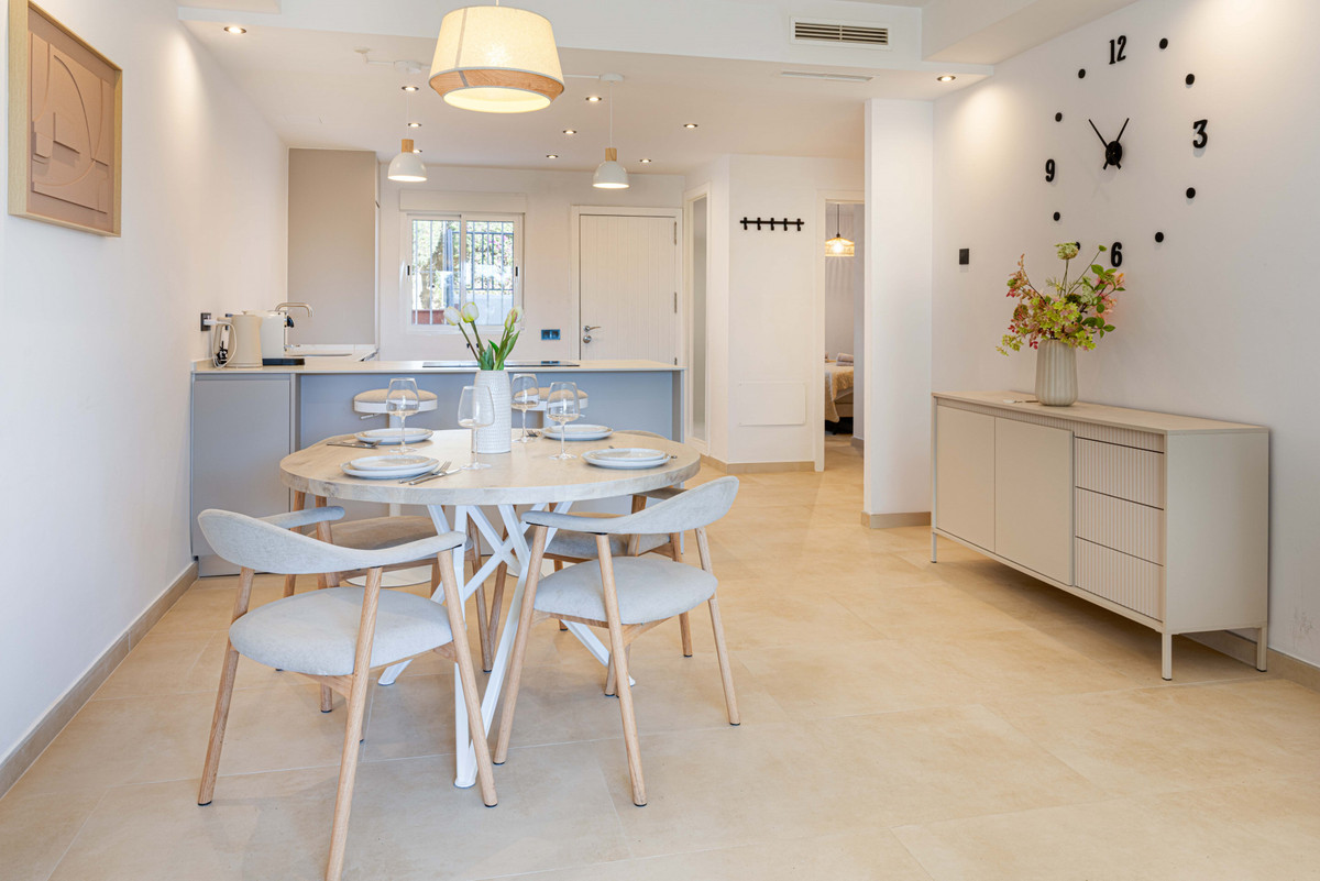 2 Bed Apartment for sale in Nueva Andalucía Costa Del Sol, Málaga, Spain
