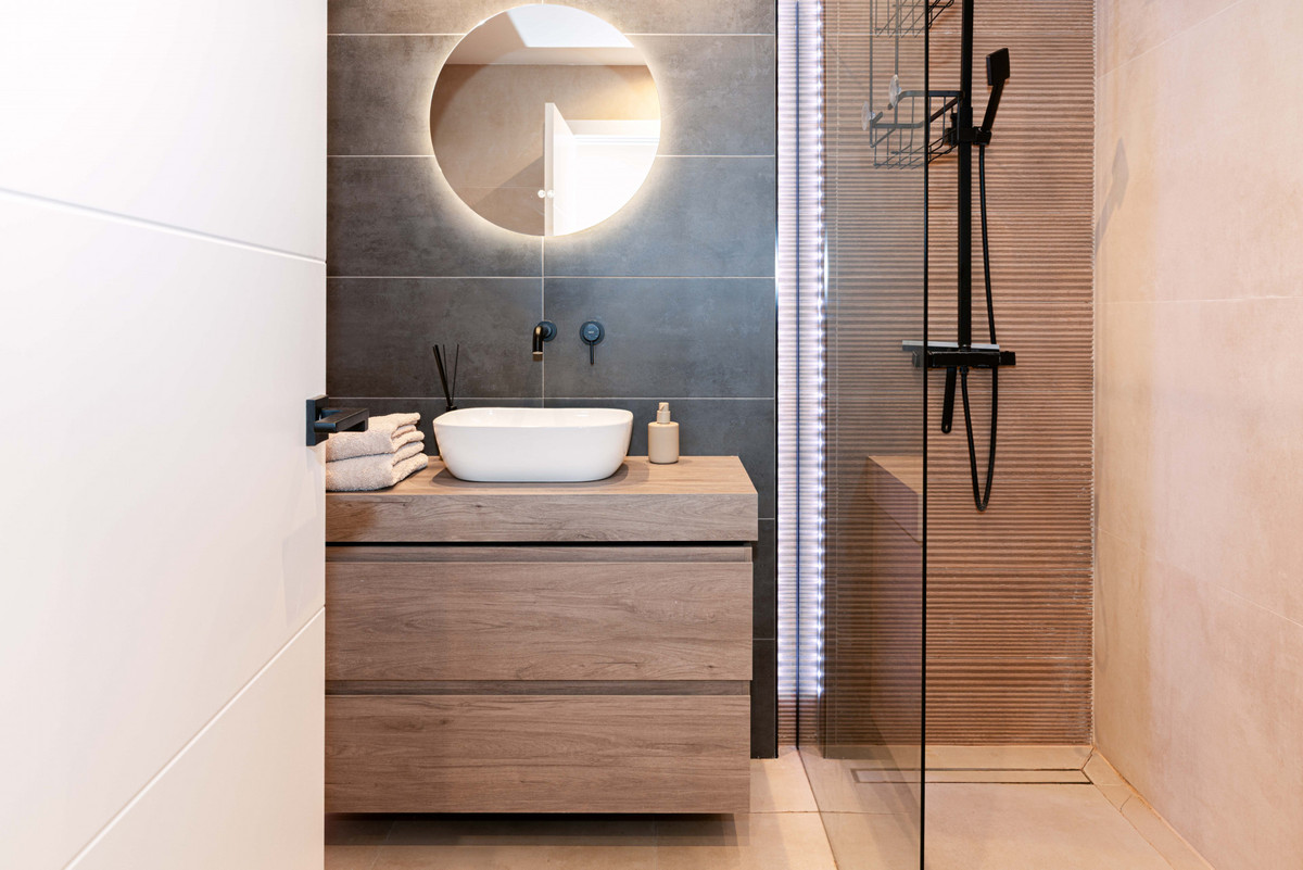 2 Bed Apartment for sale in Nueva Andalucía Costa Del Sol, Málaga, Spain
