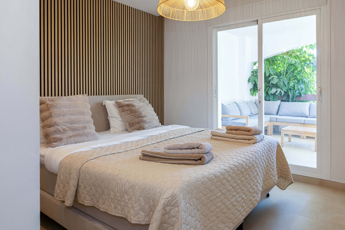 2 Bed Apartment for sale in Nueva Andalucía Costa Del Sol, Málaga, Spain