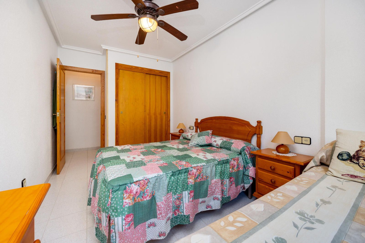 Se vende Apartamento Planta Baja de 2 dormitorios en Costa Blanca, Alicante, España