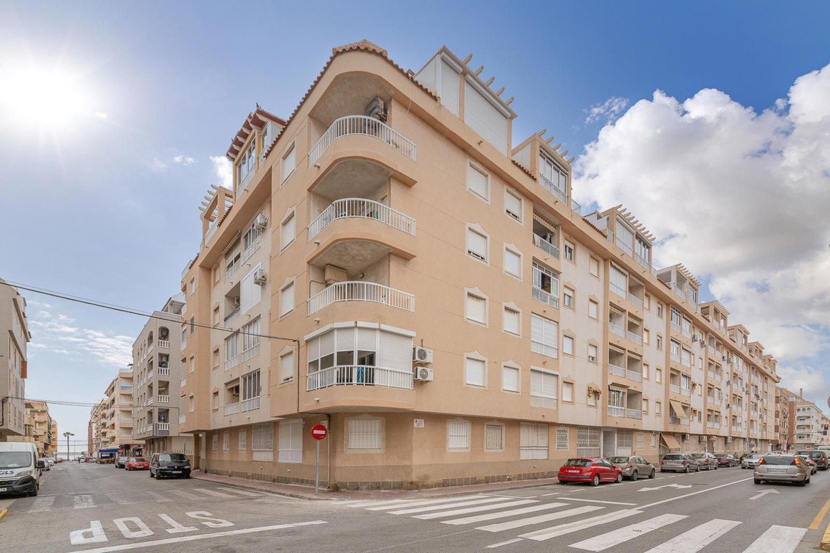 Se vende Apartamento Planta Baja de 2 dormitorios en Costa Blanca, Alicante, España
