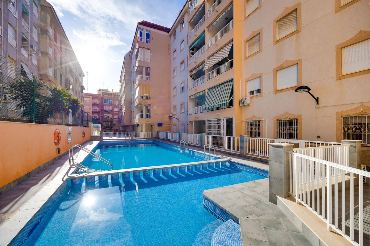 Se vende Apartamento Planta Baja de 2 dormitorios en Costa Blanca, Alicante, España