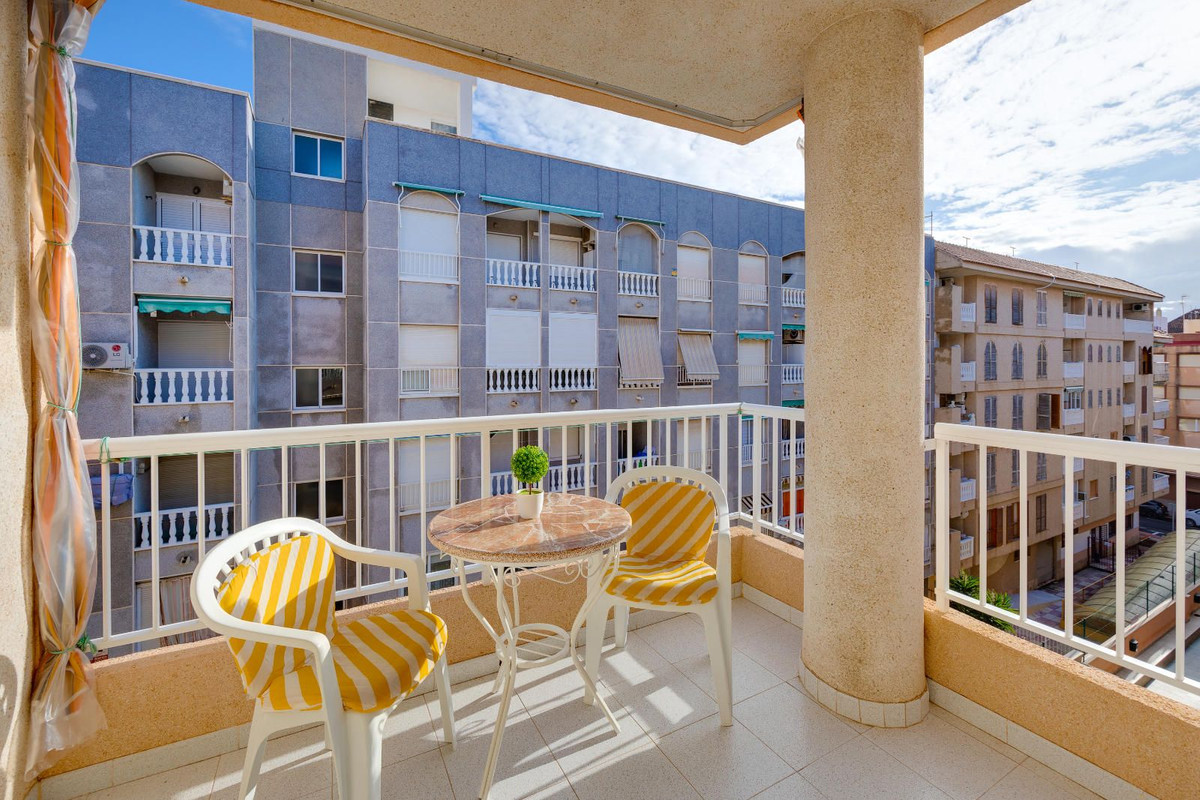 Se vende Apartamento Planta Baja de 2 dormitorios en Costa Blanca, Alicante, España
