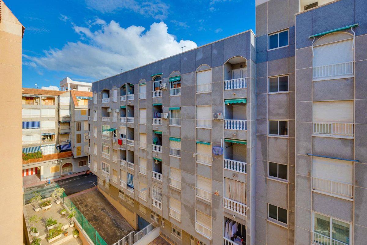 Se vende Apartamento Planta Baja de 2 dormitorios en Costa Blanca, Alicante, España