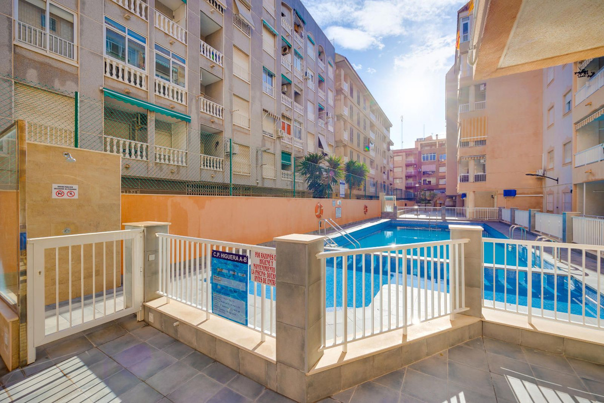 Se vende Apartamento Planta Baja de 2 dormitorios en Costa Blanca, Alicante, España