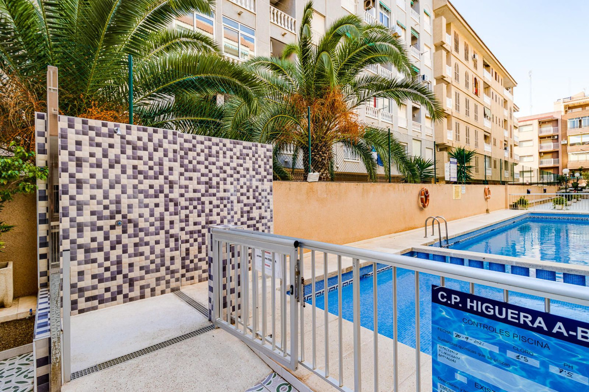 Se vende Apartamento Planta Baja de 2 dormitorios en Costa Blanca, Alicante, España
