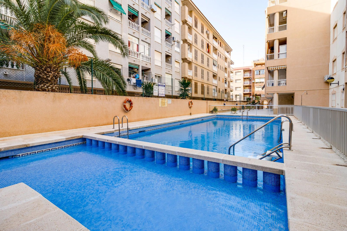 Se vende Apartamento Planta Baja de 2 dormitorios en Costa Blanca, Alicante, España