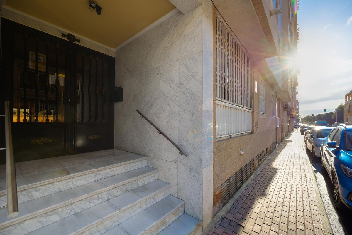 Se vende Apartamento Planta Baja de 2 dormitorios en Costa Blanca, Alicante, España