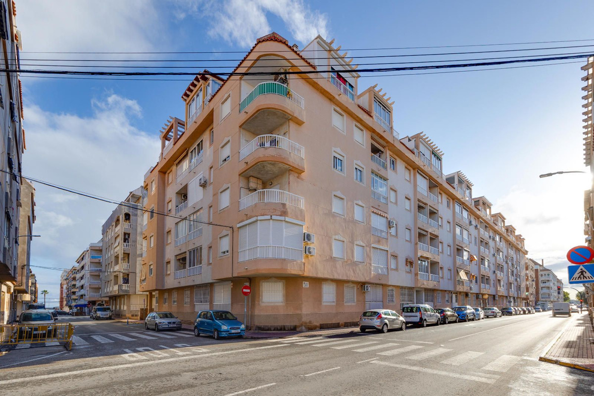 Se vende Apartamento Planta Baja de 2 dormitorios en Costa Blanca, Alicante, España