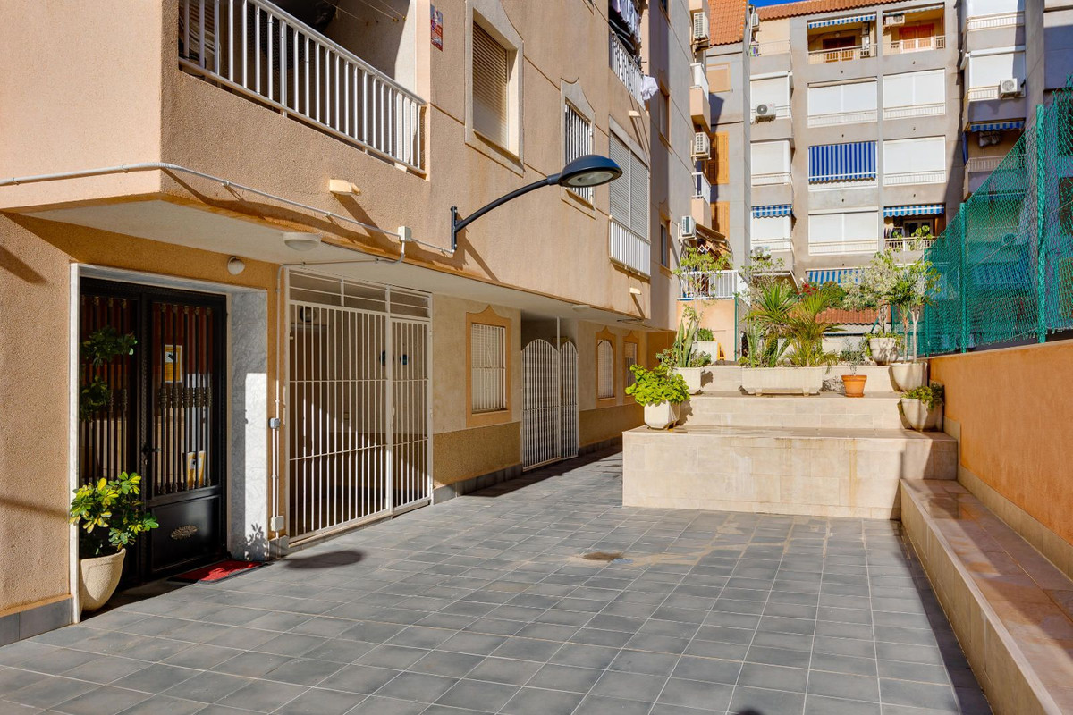 Se vende Apartamento Planta Baja de 2 dormitorios en Costa Blanca, Alicante, España