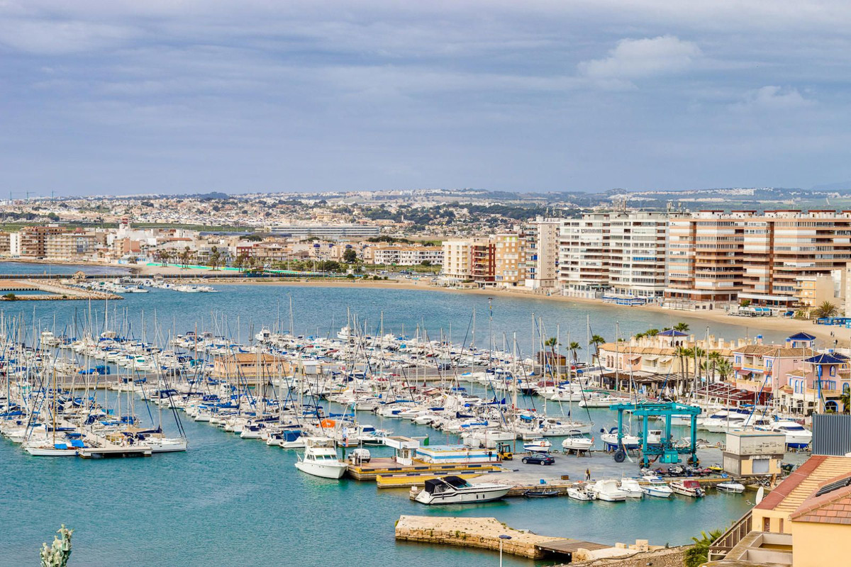 Se vende Apartamento Planta Baja de 2 dormitorios en Costa Blanca, Alicante, España