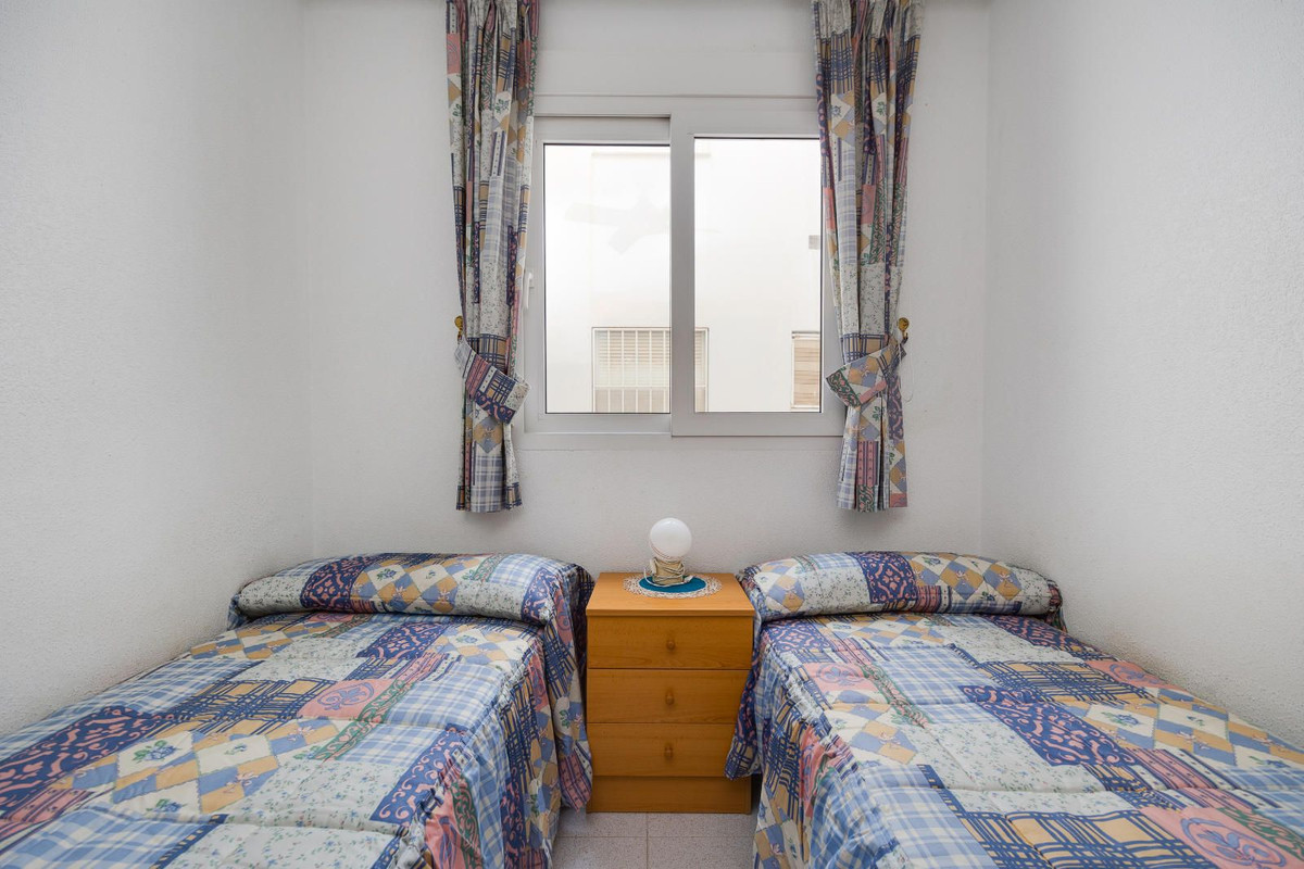 Se vende Apartamento Planta Baja de 2 dormitorios en Costa Blanca, Alicante, España