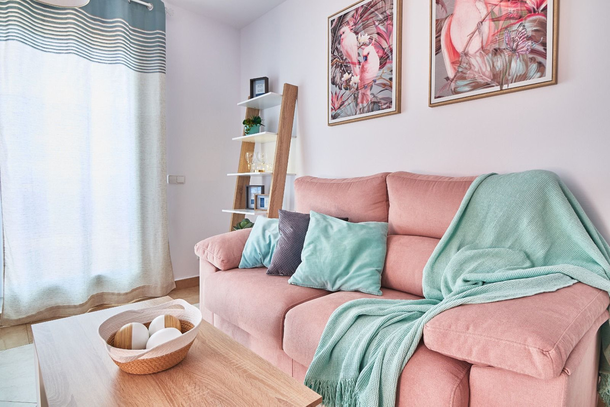 Se vende Apartamento Planta Media de 2 dormitorios en Costa Del Sol, Málaga, España