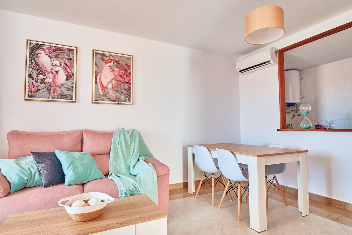 Se vende Apartamento Planta Media de 2 dormitorios en Costa Del Sol, Málaga, España