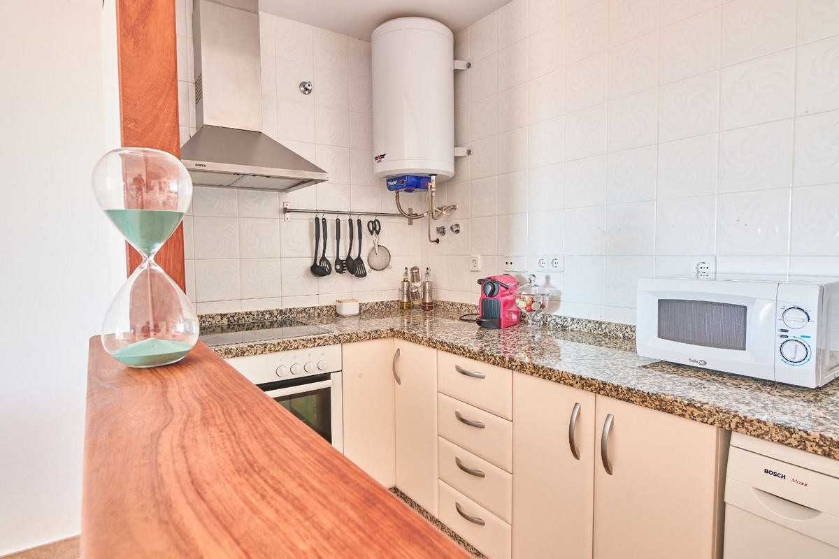 Se vende Apartamento Planta Media de 2 dormitorios en Costa Del Sol, Málaga, España