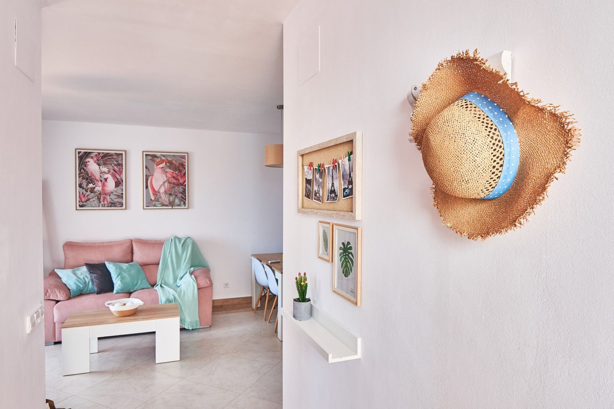 Se vende Apartamento Planta Media de 2 dormitorios en Costa Del Sol, Málaga, España