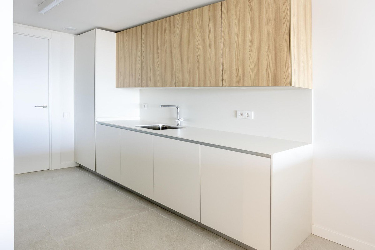 2 Bed Apartment for sale in Estepona Costa Del Sol, Málaga, Spain