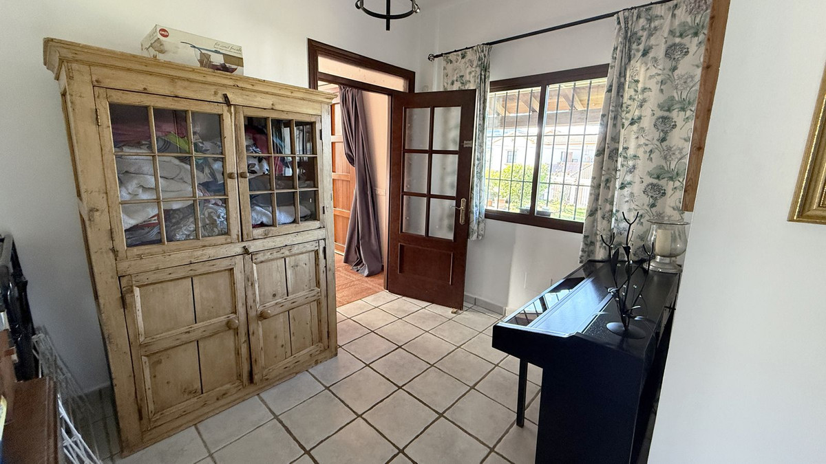 Se vende Villa - Chalet de 4 dormitorios en Costa Del Sol, Málaga, España
