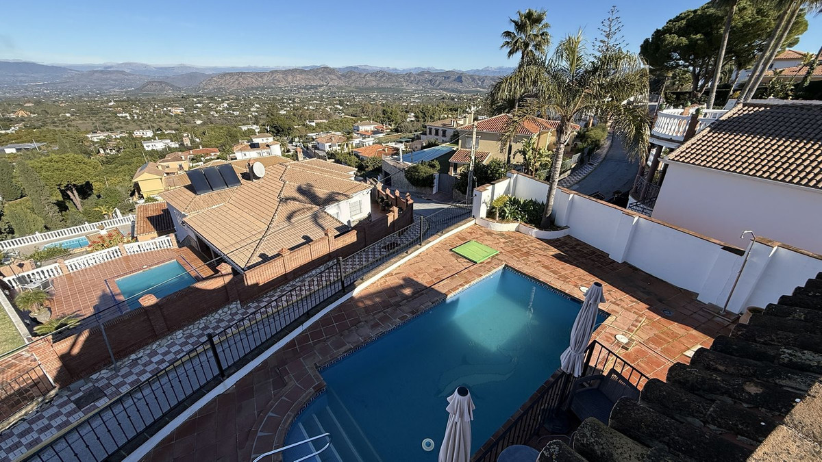 Se vende Villa - Chalet de 4 dormitorios en Costa Del Sol, Málaga, España