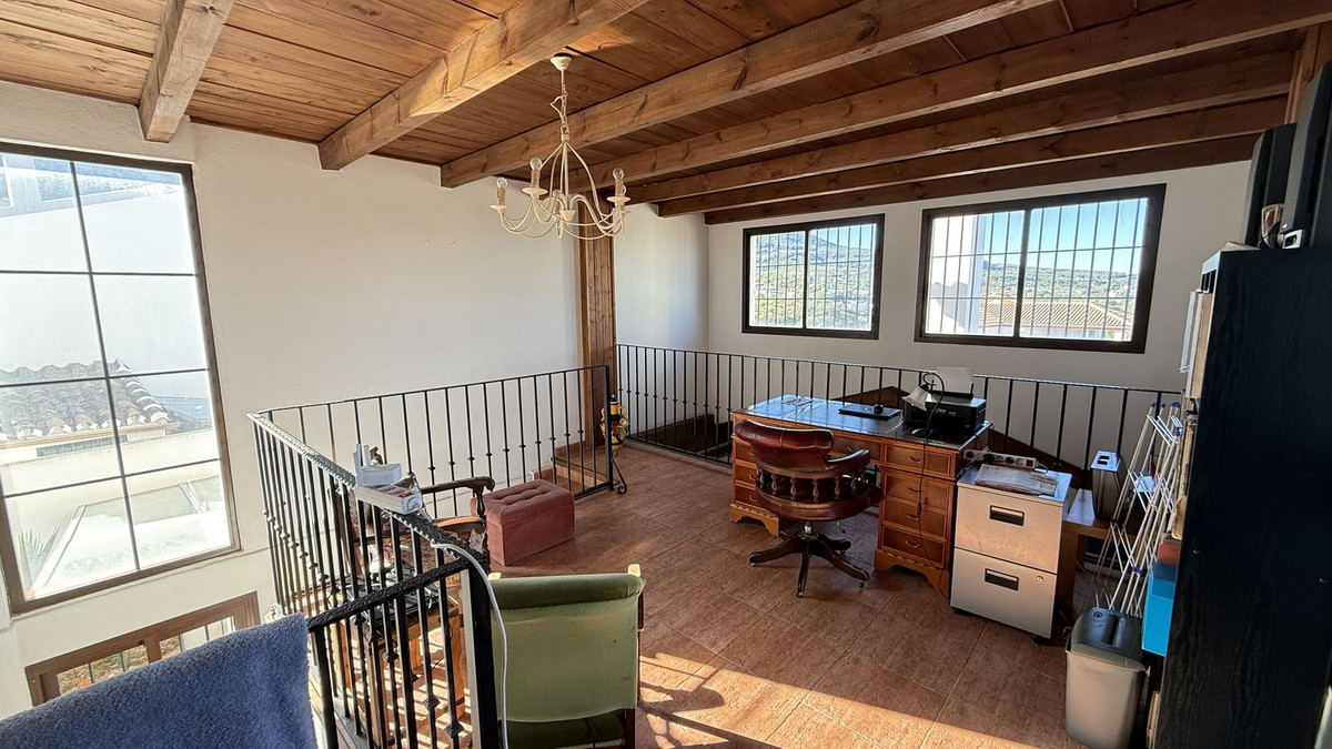 Se vende Villa - Chalet de 4 dormitorios en Costa Del Sol, Málaga, España
