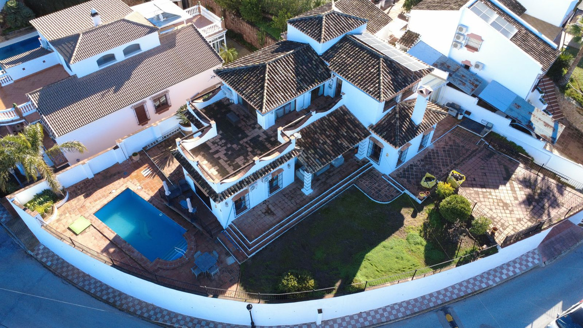 Se vende Villa - Chalet de 4 dormitorios en Costa Del Sol, Málaga, España