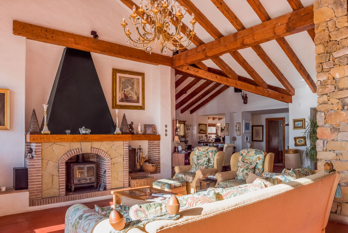 5 Bed Townhouse for sale in Estepona Costa Del Sol, Málaga, Spain