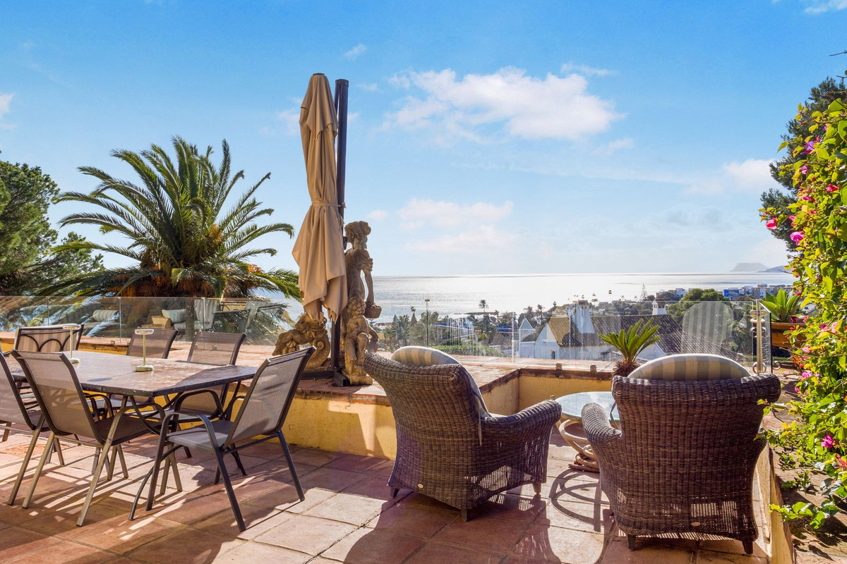 5 Bed Townhouse for sale in Estepona Costa Del Sol, Málaga, Spain